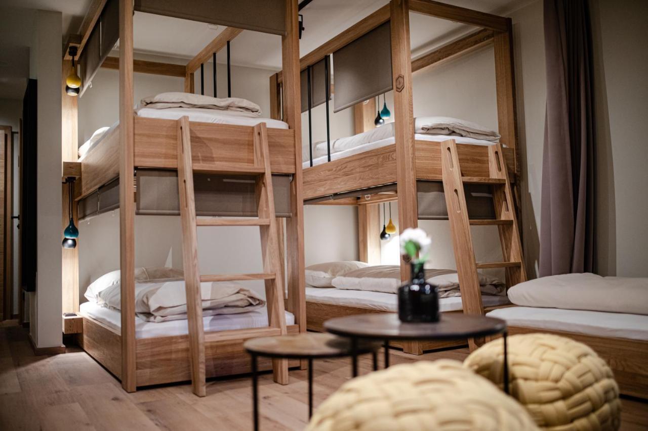 Roomie Alps Design Hostel Kitzbühel Exteriör bild
