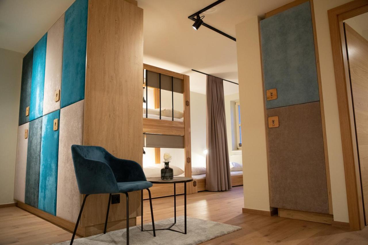 Roomie Alps Design Hostel Kitzbühel Exteriör bild